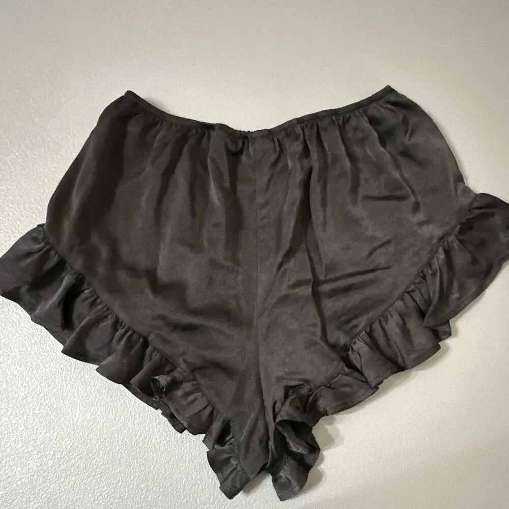 No Boundaries Women’s Black Silky-feel Ruffle Shorts Elastic Waist Size M